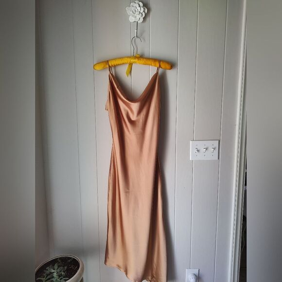 Petal & Pup Satin Cowl Neck Midi Slip Dress Rose Gold Champagne Size 6 - Picture 3 of 9
